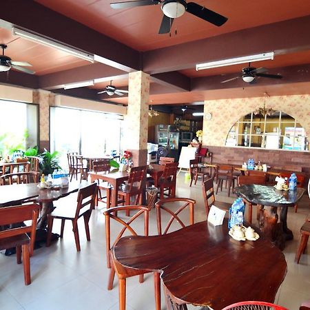 ホテル The Famous House - Jomtien エクステリア 写真