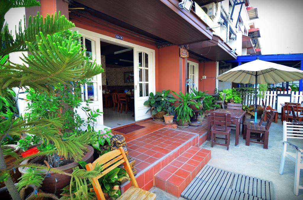 ホテル The Famous House - Jomtien エクステリア 写真