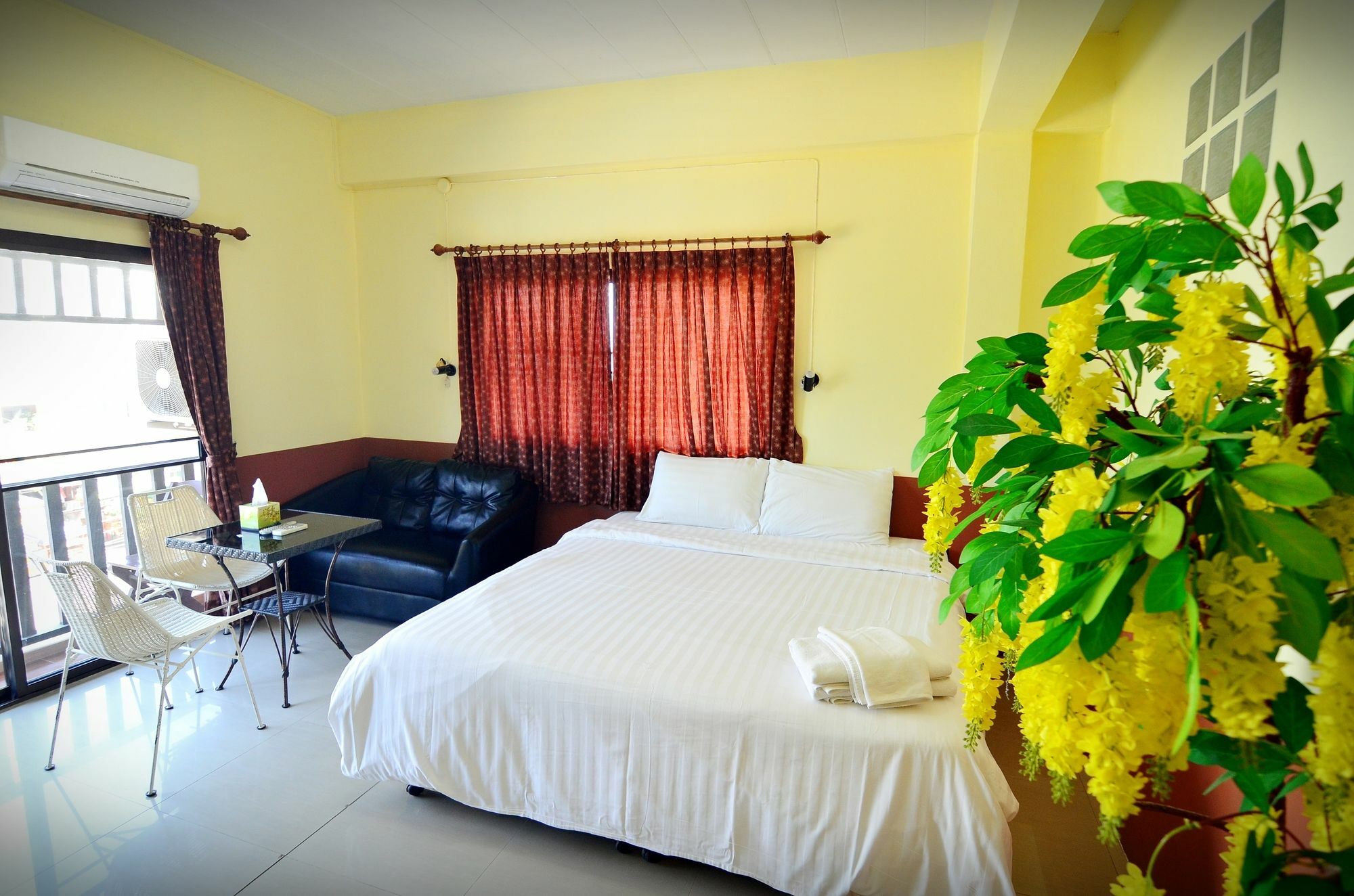 ホテル The Famous House - Jomtien エクステリア 写真