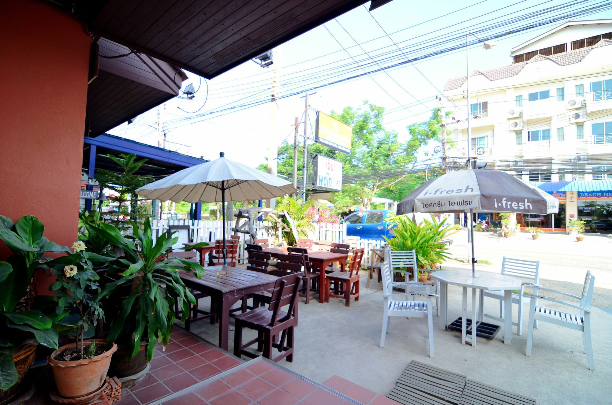 ホテル The Famous House - Jomtien エクステリア 写真