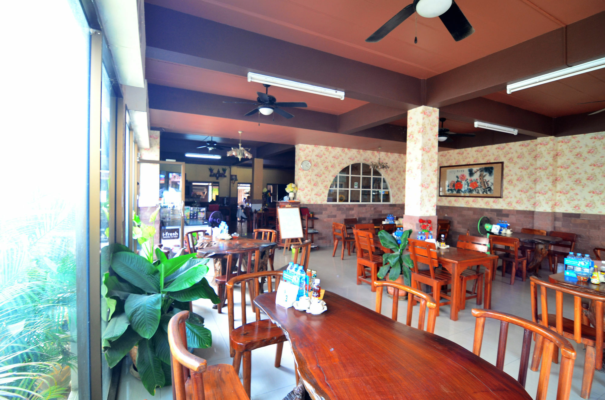 ホテル The Famous House - Jomtien エクステリア 写真