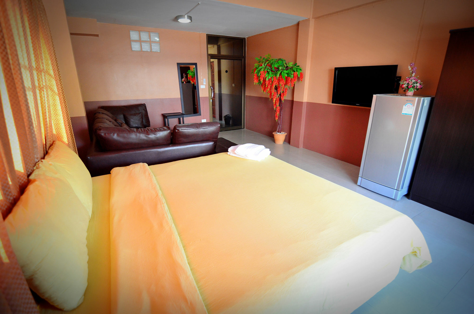 ホテル The Famous House - Jomtien エクステリア 写真
