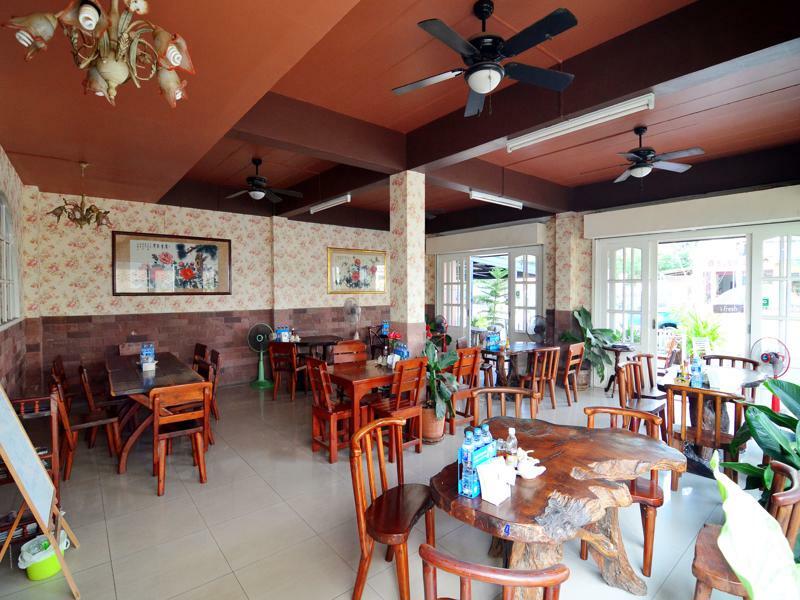 ホテル The Famous House - Jomtien エクステリア 写真